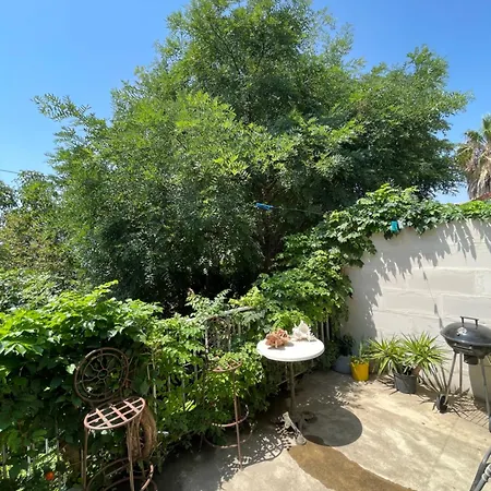 Les Jardins De Veronique Marie * Meze